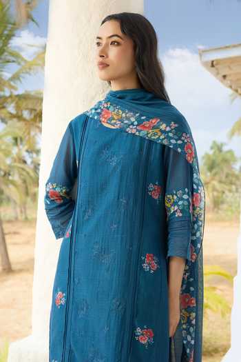 Shop Vaayu Sapphire Cotton, Muslin Round Neck Thread Embroidered Kurta Set Online at Aza Fashions Shop_Vaayu_Sapphire Cotton, Muslin Round Neck Thread Embroidered Kurta Set _Online_at_Aza_Fashions