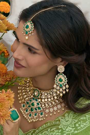 Preeti Mohan_Gold Plated Awiadia Zircon Necklace Set _Online_at_Aza_Fashions