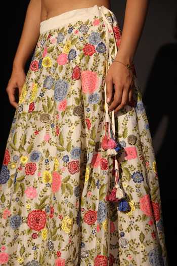 Prama By Pratima Pandey_Pink Silk, Chanderi Round Neck Floral Pattern Lehenga Set _Online_at_Aza_Fashions