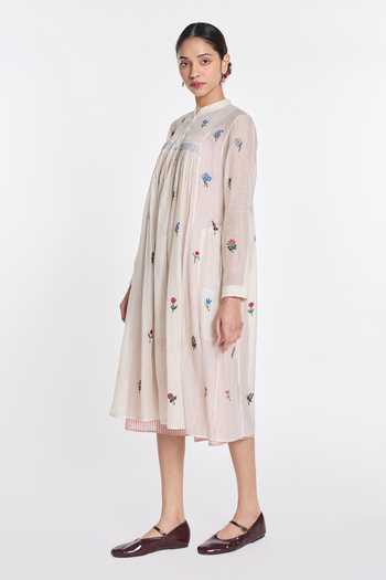 Payal Pratap Ivory Silk, Cotton Mandarin Collar Ariseama Embroidered Tunic Online at Aza Fashions Payal Pratap_Ivory Silk, Cotton Mandarin Collar Ariseama Embroidered Tunic _Online_at_Aza_Fashions