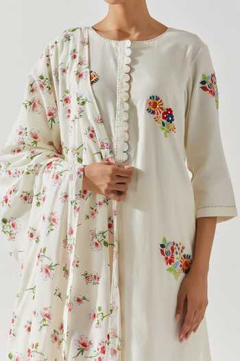 Buy Label Earthen Ivory Cotton Embroidery Floral Kurta Set For Kids Online at Aza Fashions Buy_Label Earthen_Ivory Cotton Embroidery Floral Kurta Set For Kids_Online_at_Aza_Fashions