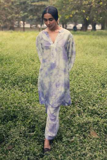 Buy Inkpikle Lavender Silk Split V-neck, Yes Hand Spun Mulberry Kurta And Pant Set Buy_Inkpikle_Lavender Silk Split V-neck, Yes Hand Spun Mulberry Kurta And Pant Set