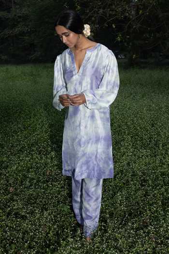 Shop Inkpikle Lavender Silk Split V-neck, Yes Hand Spun Mulberry Kurta And Pant Set Shop_Inkpikle_Lavender Silk Split V-neck, Yes Hand Spun Mulberry Kurta And Pant Set