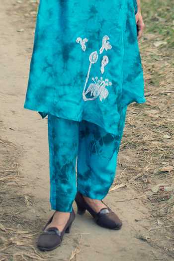 Inkpikle Blue Silk V-neck, Yes Hand Spun Mulberry Kurta Set Online at Aza Fashions Inkpikle_Blue Silk V-neck, Yes Hand Spun Mulberry Kurta Set _Online_at_Aza_Fashions