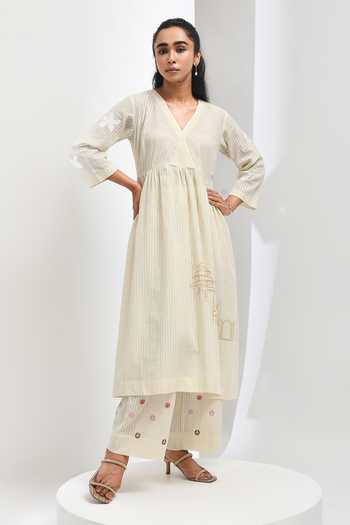 Buy Inkpikle Beige Cotton V-neck, Yes Hand Print Kurta Set Buy_Inkpikle_Beige Cotton V-neck, Yes Hand Print Kurta Set