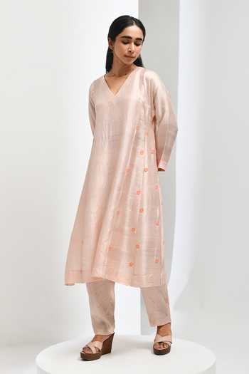 Shop_Inkpikle_Peach Silk V-neck Hand Print Kurta With Pant 