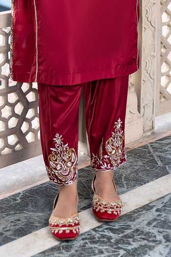 Tarrz_Maroon Silk V-neck, Yes Zardozi Embroidered Pure Kurta And Pant Set _Online_at_Aza_Fashions