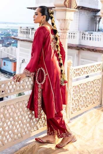 Tarrz Zardozi Embroidered Pure Silk Kurta & Pant Set 