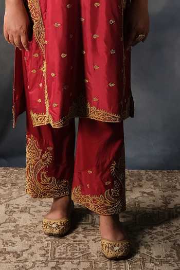 Buy_Tarrz_Red Silk Hand Embroidered Pure Kurta And Pant Set _Online_at_Aza_Fashions