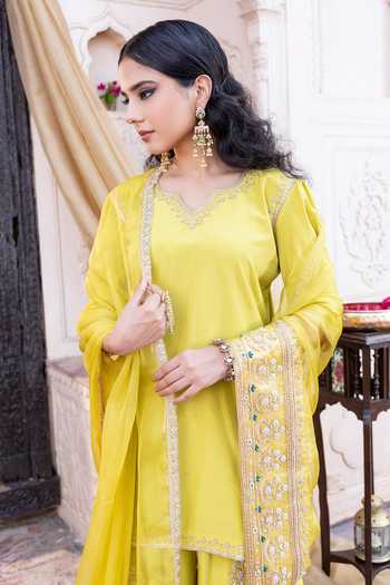 Tarrz_Lime Crepe Embroidery, Pearls, Zari V-neck Placed Kurta Set _Online_at_Aza_Fashions