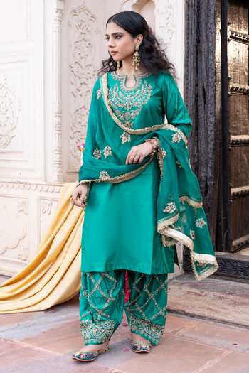 Tarrz_Green Silk Keyhole Neck, Yes Hand Embroidered Pure Kurta Set _Online_at_Aza_Fashions