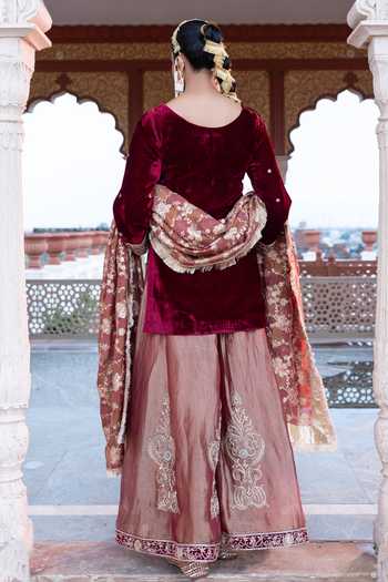 Tarrz Hand Embroidered Kurta Set