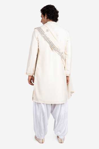 Sven Suits Embroidered Placket Kurta Set 