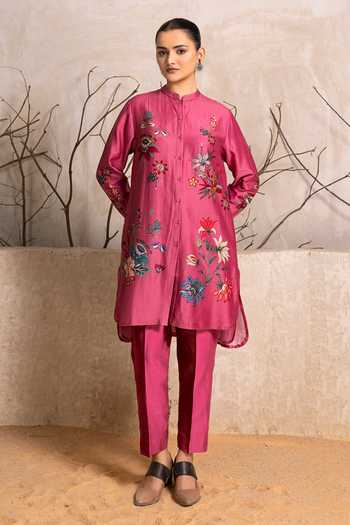 Haute Mess_Pink Silk, Chanderi Mandarin Collar Print Kurta Set _at_Aza_Fashions