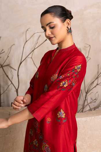 Haute Mess_Red Silk, Chanderi Mandarin Collar Printed Tunic And Pant Set _Online_at_Aza_Fashions