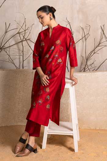 Haute Mess_Red Silk, Chanderi Mandarin Collar Printed Tunic And Pant Set _at_Aza_Fashions