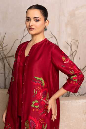Haute Mess_Red Silk, Chanderi Mandarin Collar, Yes Printed Kurta Set _Online_at_Aza_Fashions
