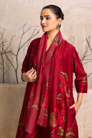 Buy_Haute Mess_Red Silk, Chanderi Mandarin Collar, Yes Printed Kurta Set _Online_at_Aza_Fashions