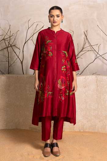 Haute Mess_Red Silk, Chanderi Mandarin Collar, Yes Printed Kurta Set _at_Aza_Fashions