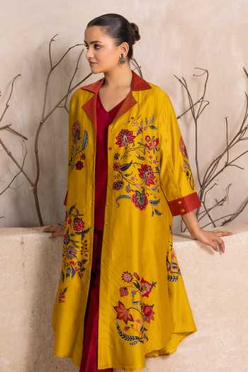 Buy_Haute Mess_Yellow Silk, Chanderi Collared Neck, Yes Chintz Kurta Set _Online_at_Aza_Fashions