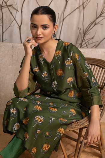 Haute Mess_Green Silk, Chanderi V-neck Print Tunic Set _Online_at_Aza_Fashions