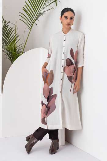 Haute Mess_Ivory Silk, Chanderi Round Neck, Yes Leaf Print Kurta Set _at_Aza_Fashions