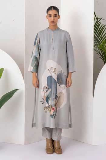 Buy_Haute Mess_Grey Silk, Chanderi Split V-neck Floral Print Kurta Set _Online_at_Aza_Fashions
