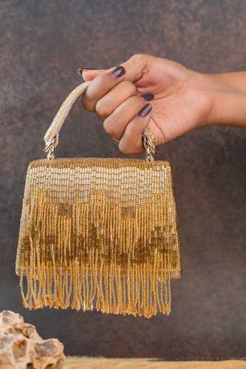 Buy Nayaab By Sonia Gold Salli En Vie Mini Kasse Bag Buy_Nayaab By Sonia_Gold Salli En Vie Mini Kasse Bag