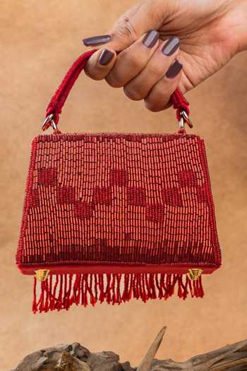 Nayaab By Sonia Salli En Vie Mini Kasse Tassel Red Bag