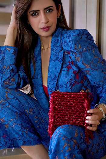 Nayaab By Sonia Maroon Weave Fringe Kasse Bag at Aza Fashions Nayaab By Sonia_Maroon Weave Fringe Kasse Bag _at_Aza_Fashions