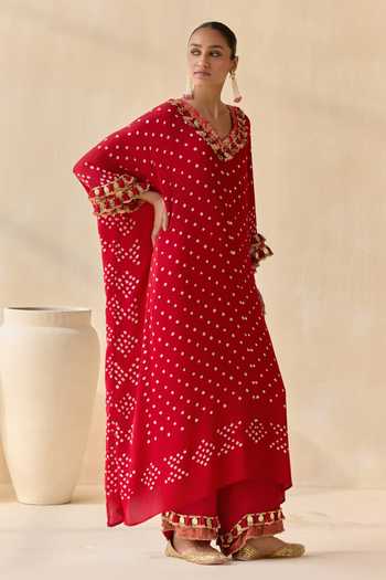 Buy_5elements_Red Satin, Modal V-neck Daksha Polka Dot Pattern Kurta Set _Online_at_Aza_Fashions