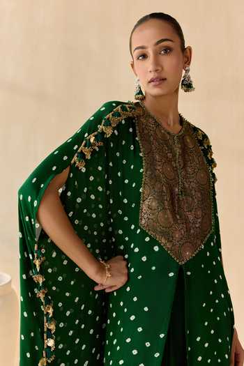 Buy_5elements_Green Satin, Modal Round Neck Ayantika Bandhani Kurta Set _Online_at_Aza_Fashions