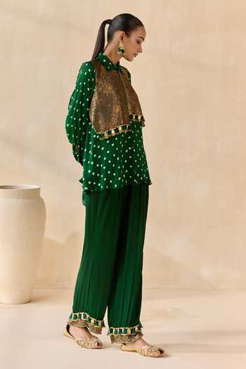 5elements Green Satin, Modal Collared Neck Pavitra Bandhani Inspired Kurta Set Online at Aza Fashions 5elements_Green Satin, Modal Collared Neck Pavitra Bandhani Inspired Kurta Set _Online_at_Aza_Fashions