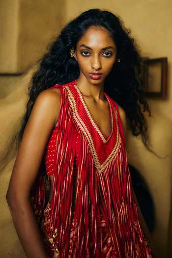 5elements_Red Satin, Modal V-neck Raktima Tassel Saree And Blouse Set _Online_at_Aza_Fashions