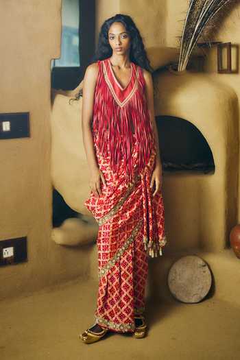 5elements Raktima Tassel Saree & Blouse Set 
