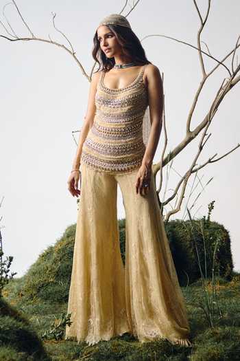 Buy House of arshiyaa Gold Lace, Chantilly Scoop Neck Kurta Set Online at Aza Fashions Buy_House of arshiyaa_Gold Lace, Chantilly Scoop Neck Kurta Set _Online_at_Aza_Fashions
