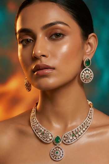 Tussya Contrast Stone Necklace & Earrings Set  