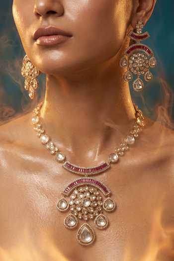 Tussya Kundan Floral Pendant Necklace Set 