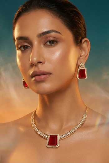 Tussya Kundan Stone Pendant Necklace & Earrings Set 