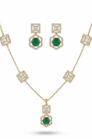 Tussya Kundan Pendant Necklace & Earrings Set 