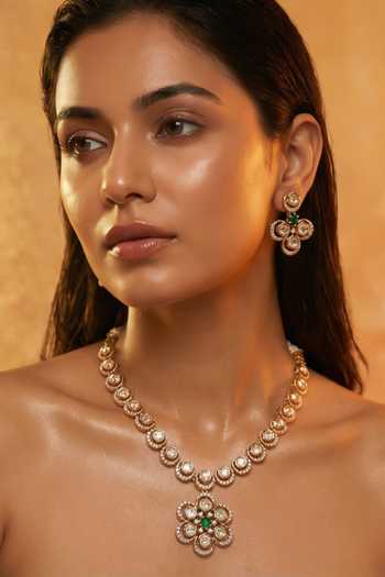 Tussya Floret Pendant Necklace & Earrings Set 