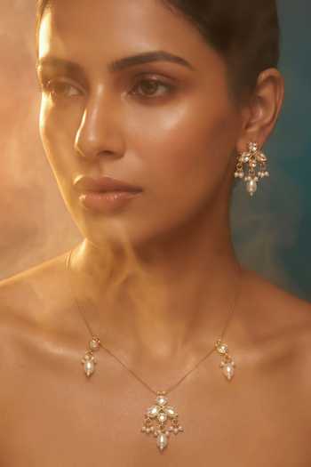 Tussya Kundan Necklace & Earrings Set 