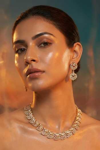 Tussya Tear Drop Carved Necklace Set 