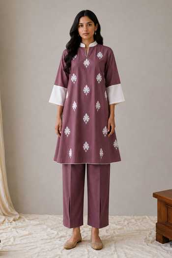 Buy_Wazir C_Lavender Linen Mandarin Collar, Yes Sehar Kashmiri Embroidered Kurta And Pant Set _Online_at_Aza_Fashions