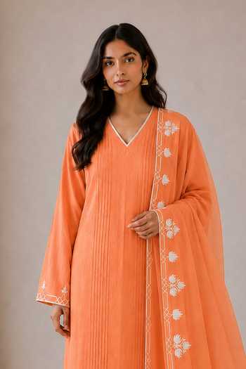 Wazir C_Orange Cotton, Organza V-neck, Yes Sehar Kashmiri Embroidered Kurta Set _Online_at_Aza_Fashions