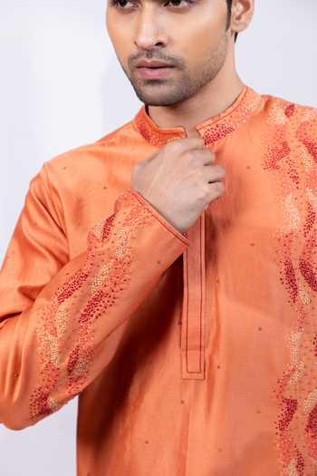 Smriti By Anju Agarwal_Orange Chanderi Silk Kesar Wave Embroidered Kurta Set _Online_at_Aza_Fashions