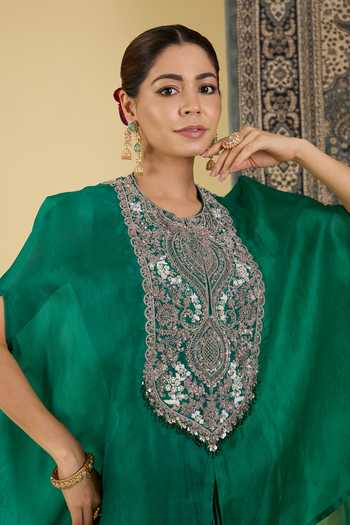 Buy_BAIDEHI_Emerald Green Organza, Satin Round Neck, Scoop Embroidered Yoke Cape Skirt Set 