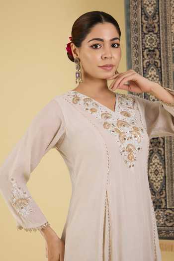 Buy_BAIDEHI_Grey Chanderi V-neck Floral Embroidered Kurta Set _Online_at_Aza_Fashions