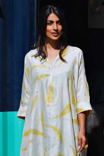 Jasmine Bains Blue Silk V-neck, Yes Eco Printed Mulberry Kurta And Pant Set Online at Aza Fashions Jasmine Bains_Blue Silk V-neck, Yes Eco Printed Mulberry Kurta And Pant Set _Online_at_Aza_Fashions
