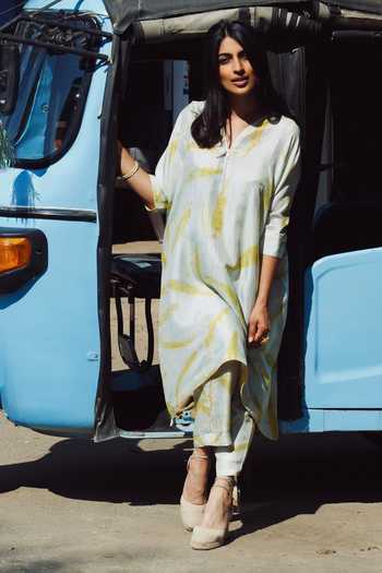 Buy Jasmine Bains Blue Silk V-neck, Yes Eco Printed Mulberry Kurta And Pant Set Online at Aza Fashions Buy_Jasmine Bains_Blue Silk V-neck, Yes Eco Printed Mulberry Kurta And Pant Set _Online_at_Aza_Fashions